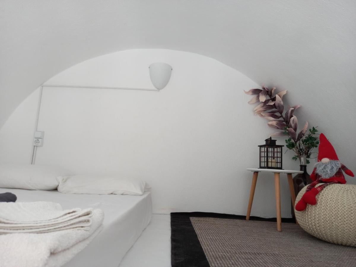 Three Harites Aparthotel Perísza Kültér fotó