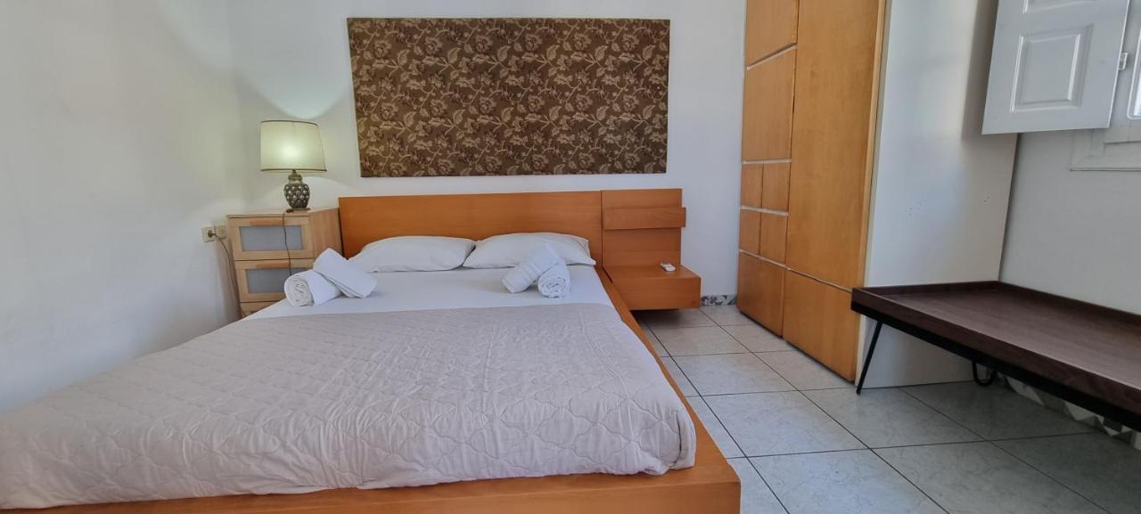 Three Harites Aparthotel Perísza Kültér fotó