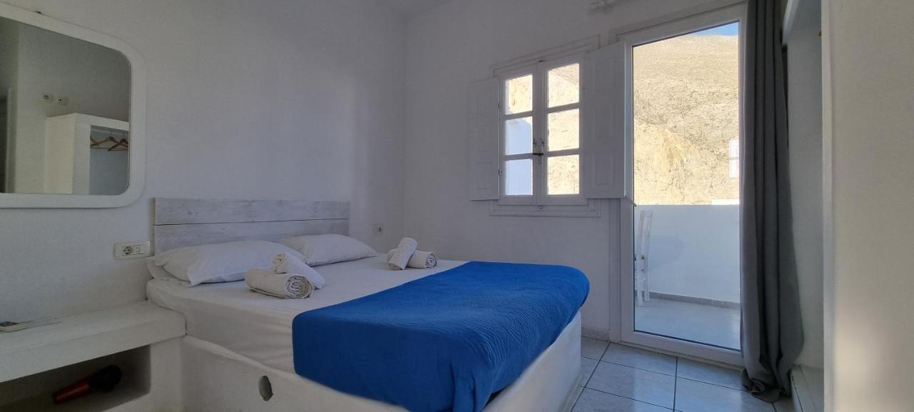 Three Harites Aparthotel Perísza Kültér fotó