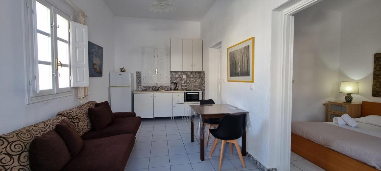 Three Harites Aparthotel Perísza Kültér fotó