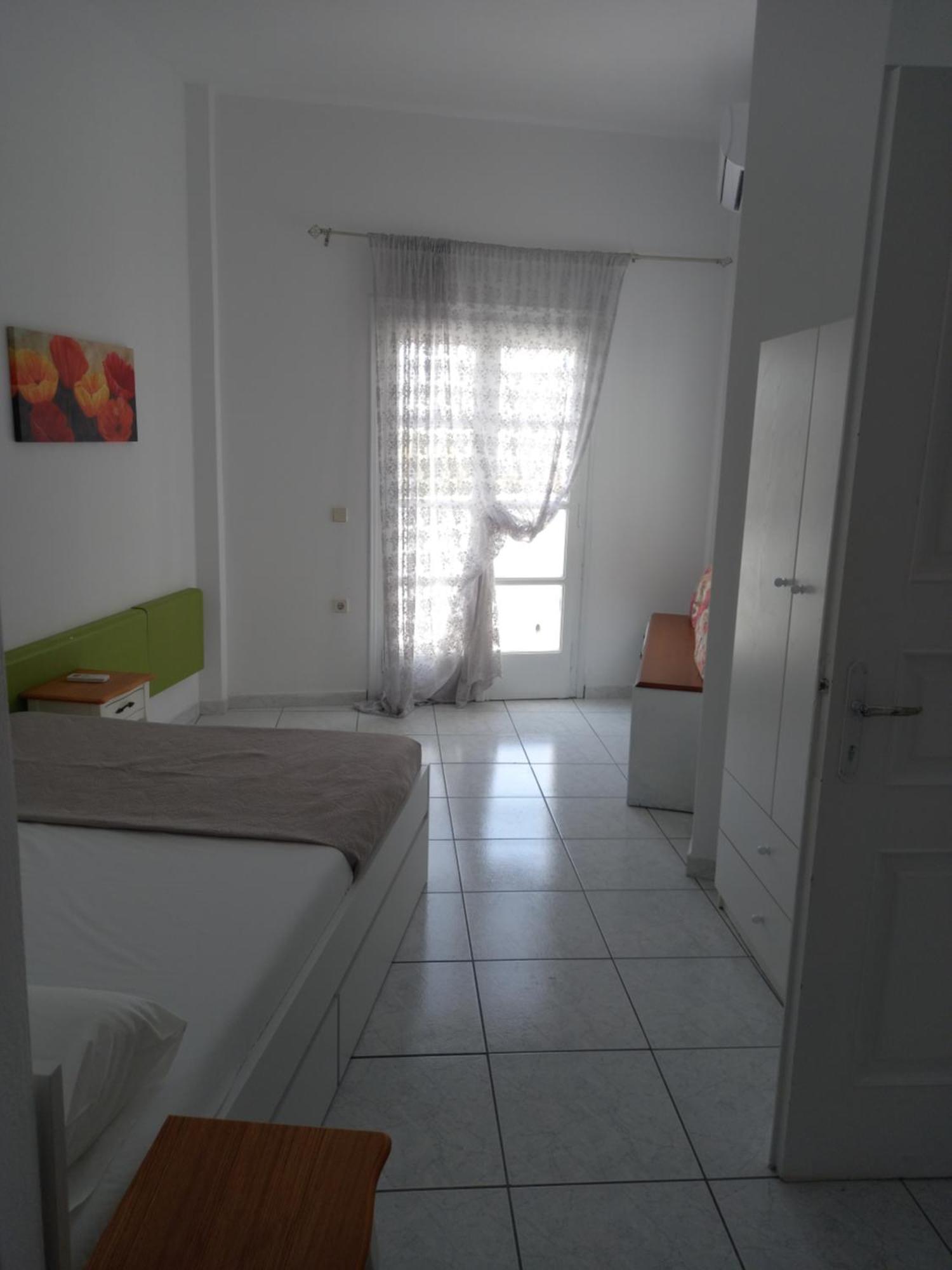 Three Harites Aparthotel Perísza Szoba fotó