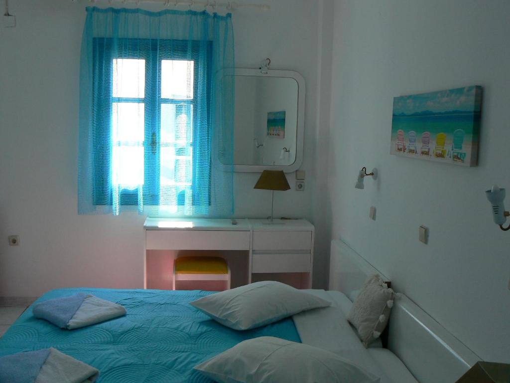 Three Harites Aparthotel Perísza Kültér fotó