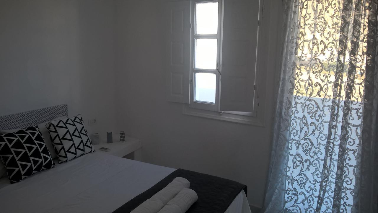 Three Harites Aparthotel Perísza Kültér fotó