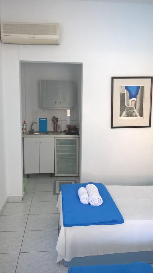 Three Harites Aparthotel Perísza Kültér fotó