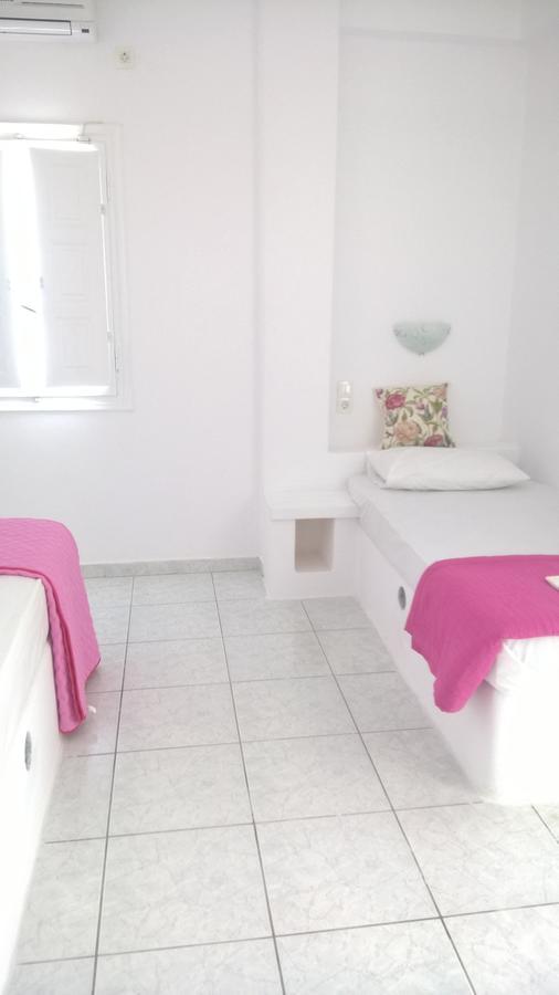 Three Harites Aparthotel Perísza Kültér fotó